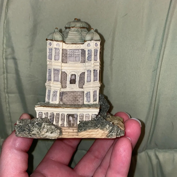 Liberty Falls Opera House - Picture 4 of 8